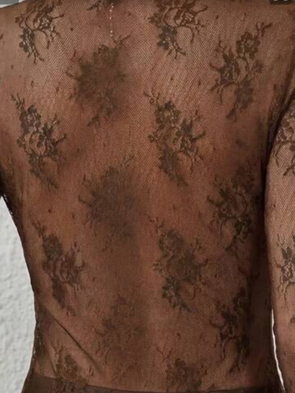 Sheer layering tops and floral - Picture 13 of 15